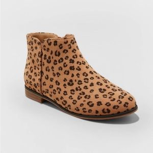 Leopard Print Zipper Booties